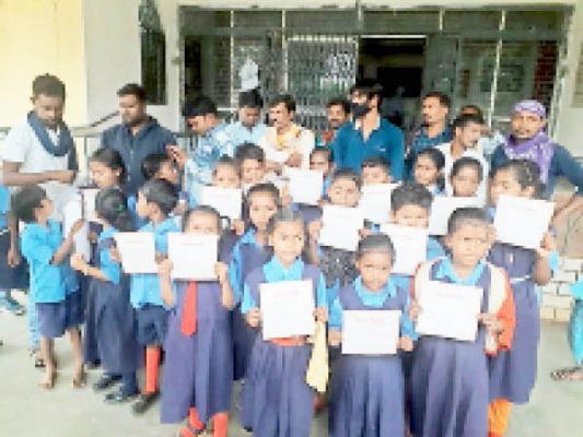 अनुदान प्राप्त स्कूल को बंद कर शासकीय स्कूल खोलने की मांग