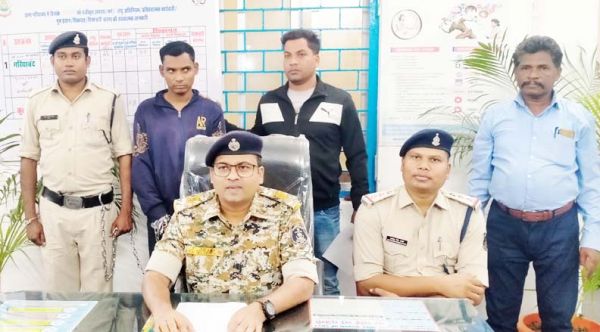 मृतक के खाते से रकम पार, फरार आरोपी रायपुर से बंदी