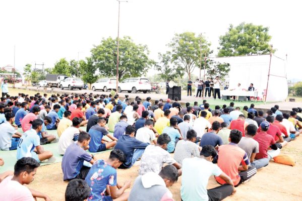 विधायक व कलेक्टर-एसपी पहुंचे बस्तर फाइटर्स पुलिस भर्ती प्रशिक्षण केंद्र
