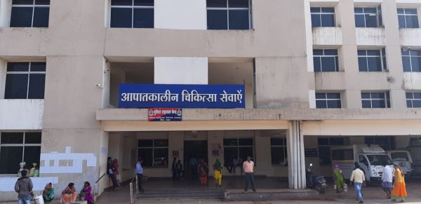 आश्रम की छात्रा डिस्चार्ज, एक नई कोरोना मरीज पहुँचीं मेकाज