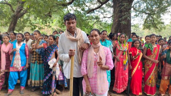 सातवें दिन सब इंजीनियर रिहा, पति से मिल रो पड़ी अर्पिता