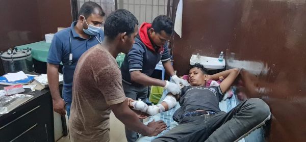 थ्रेशर मशीन में फंसा हाथ, जख्मी