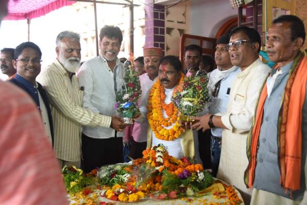 पूर्व बस्तर सांसद दिनेश कश्यप को जन्मदिन पर बधाई देने तांता