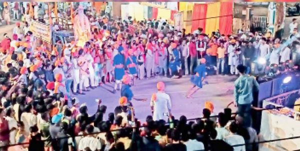गतका पार्टी ने नगर कीर्तन में दिखाये हैरतअंगेज करतब