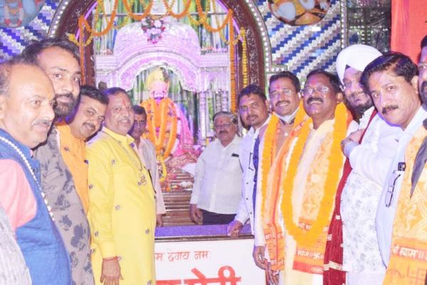 श्याम बाबा रजत महोत्सव में शामिल हुए खाद्य मंत्री