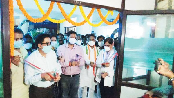 प्रभारी मंत्री उमेश ने जिला अस्पताल में किया ‘हमर लैब’ का उद्घाटन