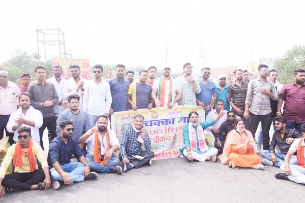 पेट्रोल-डीजल में वैट घटाने और धान खरीदी शुरू करने भाजपा का सांकेतिक चक्काजाम