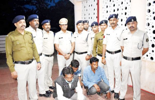 सोसायटी में अनाज चोरी, नांदगांव के 3 बंदी, 2 फरार