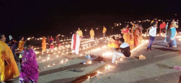 हजारों दीयों से जगमगाया सुकमा का शबरी घाट