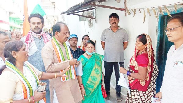 महंगाई के विरोध में कांग्रेस की जन जागरण पदयात्रा जारी