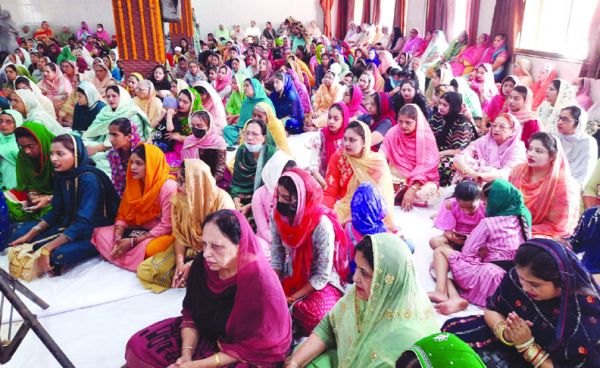 गुरूनानक देव की जयंती पर गुरूद्वारों में गूंजी गुरूवाणी