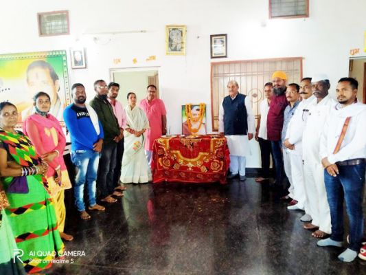 कांग्रेसियों ने किया इंदिरा को याद
