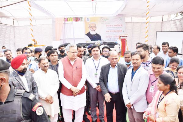 कोरोना काल के कार्यों की रमन ने की सराहना