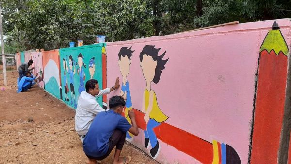 तीन दिवसीय फ्री हैंड वॉल पेंटिंग कार्यशाला, बच्चों की प्रतिभा दीवारों पर दिखी