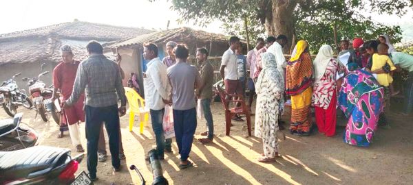 मनरेगा मजदूरों का पंजीकरण फार्म भरने वसूली की शिकायतें