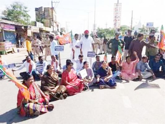 प्रदेश सरकार वैट कम करती है तो और भी सस्ता पेट्रोल लोगों को मिलेगा-सासंद