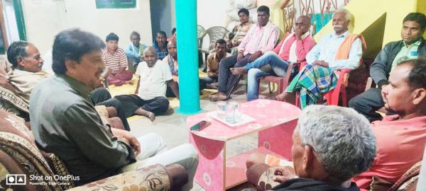 ग्रामीणों से समस्याओं पर चर्चा, कोरोना टीके लगवाने की अपील