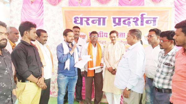 धान खरीदी केंद्र नहीं खोलने से किसान निराश