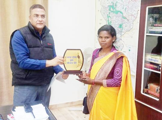 सजग सहयोगी नागरिक की भूमिका निभाने वाले सम्मानित