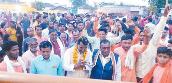   भाजपा प्रवेश के बाद जिपं सदस्य रोहित का गांवों में दौरा, भव्य स्वागत
