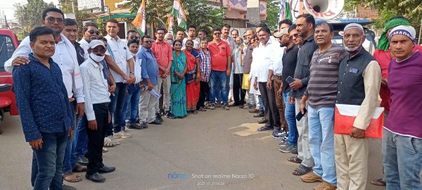 कांग्रेस जनजागरण पदयात्रा का वार्डों में भ्रमण