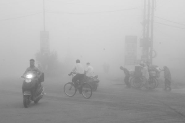 कोहरे में घंटों डूबा रहा नांदगांव