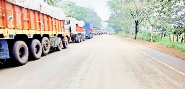रेलवे मालधक्का के पास आए दिन जाम