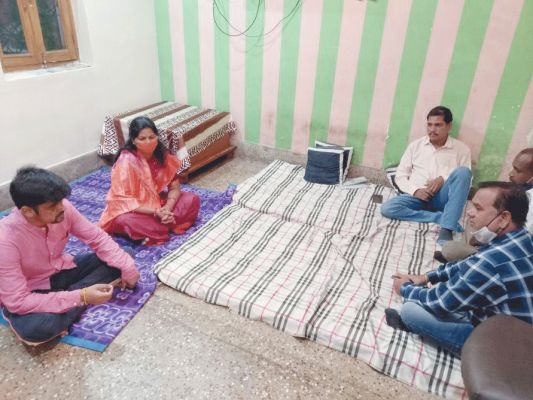 कांग्रेस नेता विभाष की माता को दी श्रद्धांजलि