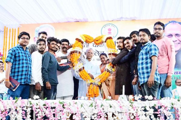 सभी वर्गों के विकास व आर्थिक उत्थान के लिए निरंतर कार्य कर रही है भूपेश सरकार-गृहमंत्री