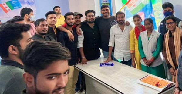 एनएसयूआई और युवा कांग्रेस के कार्यालयों का उद्घाटन