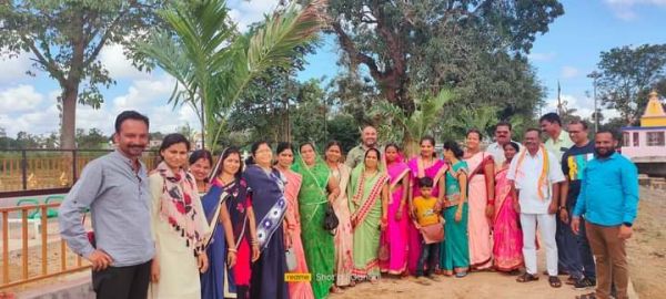 जनप्रतिनिधियों ने रोपे पौधे