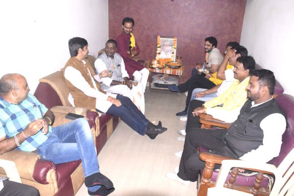 पूर्व सांसद अभिषेक ने मेश्राम को दी श्रद्धांजलि