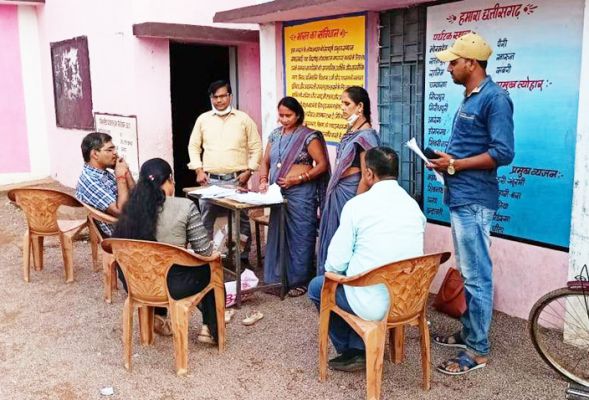 मतदान केन्द्रों का निरीक्षण