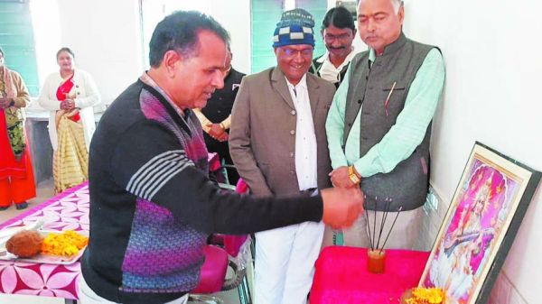 नवीन कक्षों का जनप्रतिनिधियों ने किया उद्घाटन