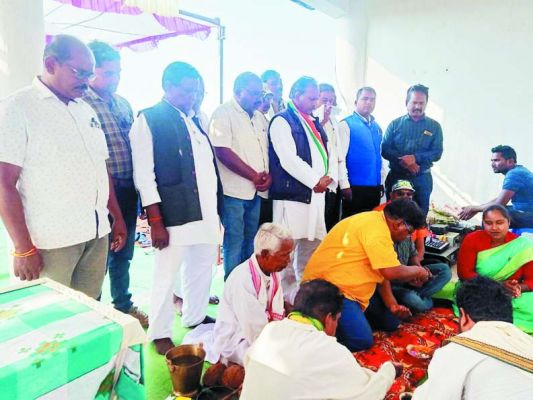 लवाकेरा-तपकरा-कुनकुरी सडक़ मार्ग का भूमिपूजन