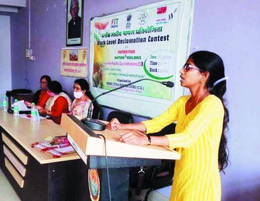 जिला स्तरीय भाषण प्रतियोगिता के लिए बरखा, चंचल व कीर्ति का चयन