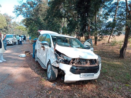 विस उपाध्यक्ष मंडावी की कार दुर्घटनाग्रस्त, बाल-बाल बचे