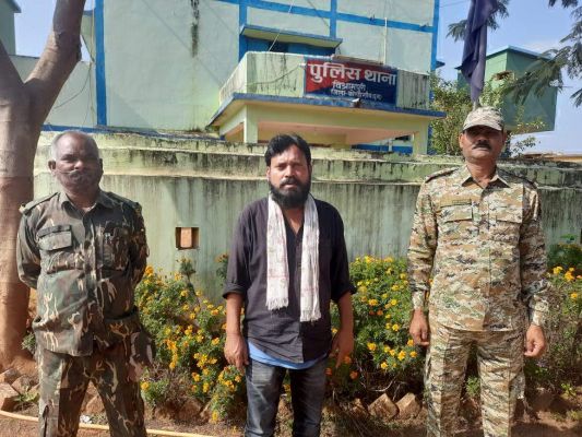 चरित्र शंका पर हत्या, पति गिरफ्तार