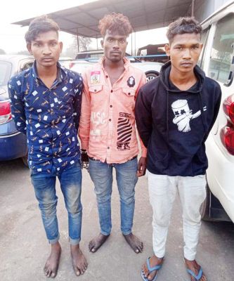 मोबाइल दुकान में की थी चोरी, 2 बंदी