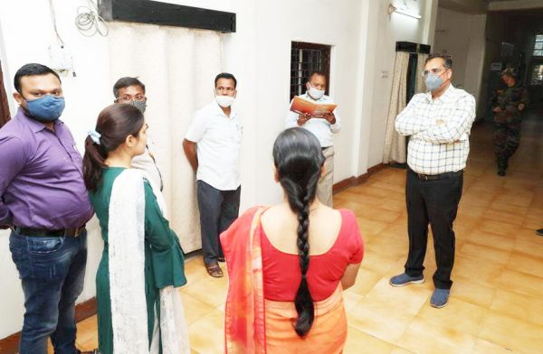 निरीक्षण में 20 कर्मी मिले नदारद, वेतन काटने के निर्देश  