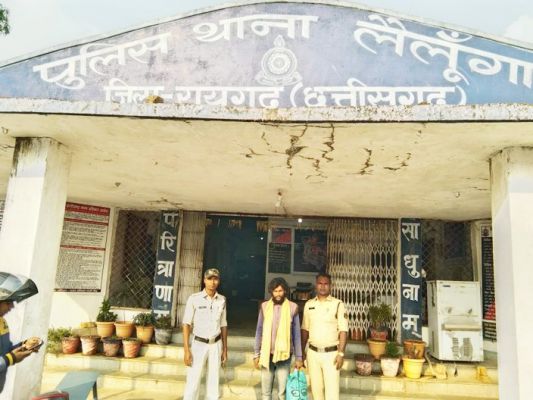 ओडिशा से बाइक पर गांजा तस्करी, गिरफ्तार  