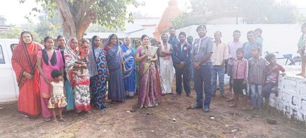 गांव-गांव जाकर कोरोना टीकाकरण के लिए कर रहे जागरूक