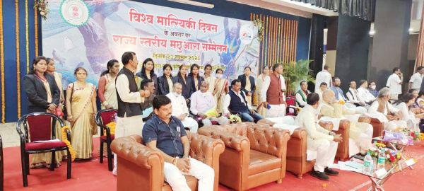 मछुआरा सम्मेलन में शामिल हुए निषाद समाज रायपुर महानगर के सदस्य