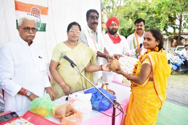 मेयर ने किया उद्यान निर्माण का भूमिपूजन