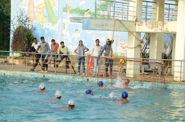 वाटर पोलो में बस्तर ने दो और बिलासपुर ने जीते तीन मैच