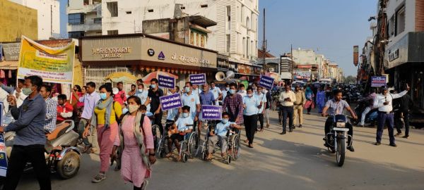 मतदाता जागरूकता के लिए निकाली रैली