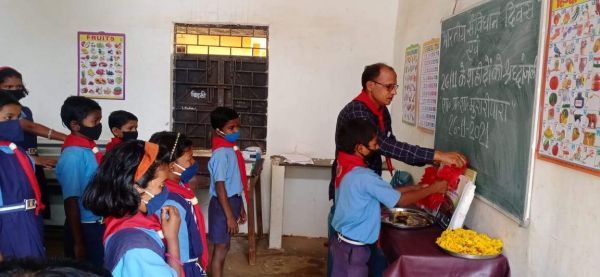 कब-बुलबुल ने मनाया संविधान दिवस