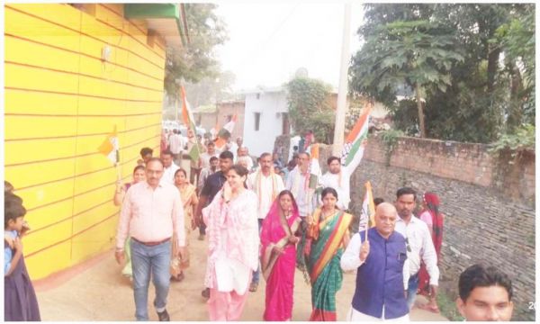 महंगाई के खिलाफ कांग्रेस ने निकाली जन जागरण पदयात्रा