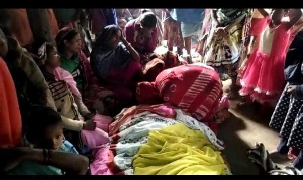 सरपंच पति की नक्सल हत्या, जेसीबी जलाई