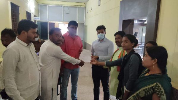 गरीबों के आवास के लिए भाजपा झुग्गी झोपड़ी प्रकोष्ठ ने किया प्रदर्शन